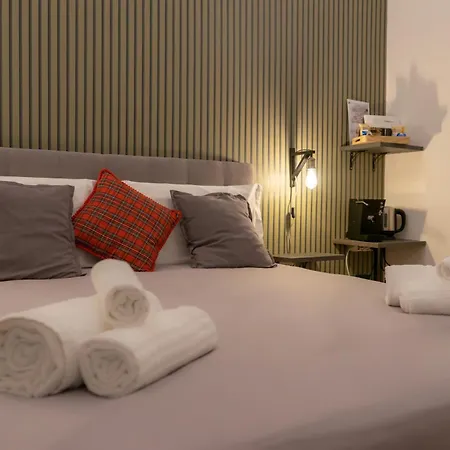 Al Corso ゲストハウス 4*